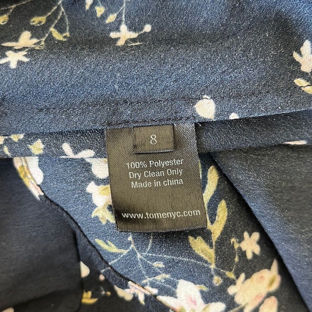 Tome NYC Lilian Navy Floral Flutter Sleeve V Neck Top Blouse - Picture 8 of 10